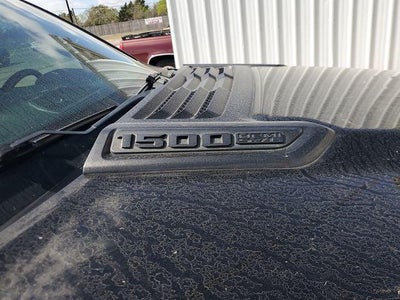 2019 RAM 1500 Laramie Crew Cab 4x2 5'7' Box