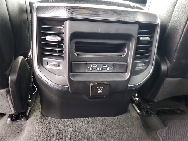 2024 RAM 1500 Laramie Crew Cab 4x2 5'7' Box