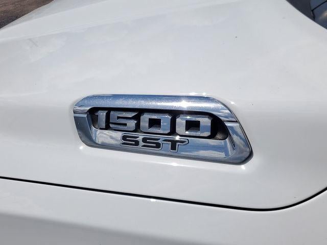 2025 RAM 1500 Laramie Crew Cab 4x4 5'7' Box