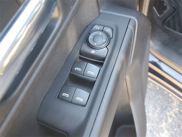 2023 Chevrolet Silverado 1500 2WD Crew Cab Short Bed Custom