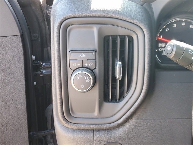 2023 Chevrolet Silverado 1500 2WD Crew Cab Short Bed Custom