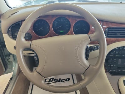 2000 Jaguar XJ8 Base
