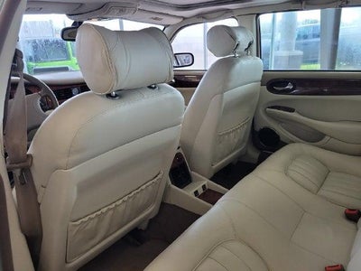 2000 Jaguar XJ8 Base