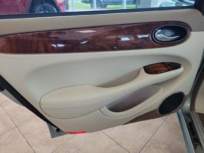 2000 Jaguar XJ8 Base