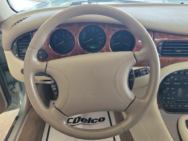 2000 Jaguar XJ8 Base
