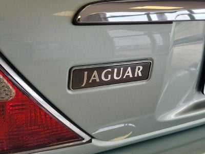 2000 Jaguar XJ8 Base